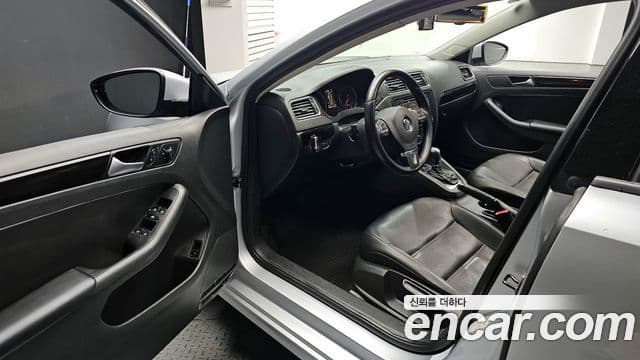 Volkswagen New Jetta 6세대, 2013 10