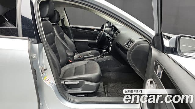 Volkswagen New Jetta 6세대, 2013 11