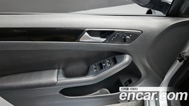 Volkswagen New Jetta 6세대, 2013 16