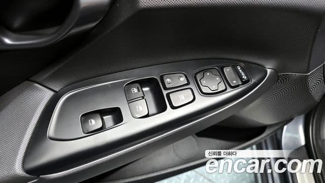 Hyundai Veloster (JS) Core, 2018 17