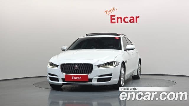 Jaguar XE Prestige, 2017 3