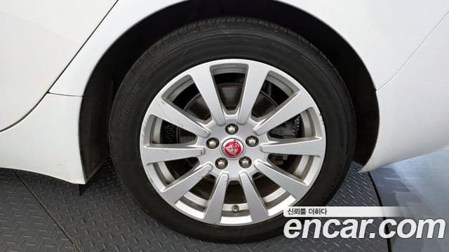 Jaguar XE Prestige, 2017 все фото