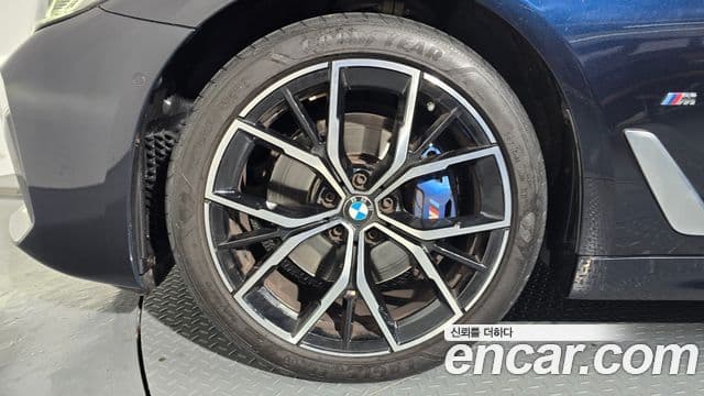 BMW 5시리즈 (G30) 530i xDrive M Sport, 2022 все фото
