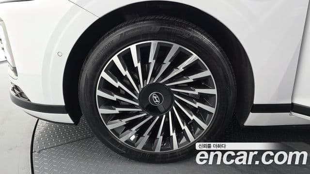 Hyundai Grandeur гибрид (GN7) Calligraphy, 2023 все фото