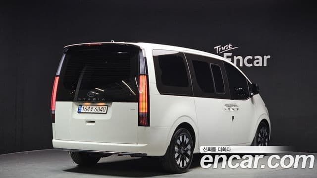 Hyundai Staria Inspiration, 2025 2