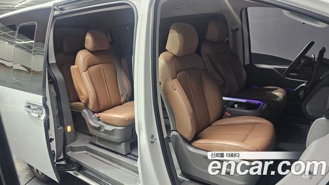 Hyundai Staria Inspiration, 2025 11