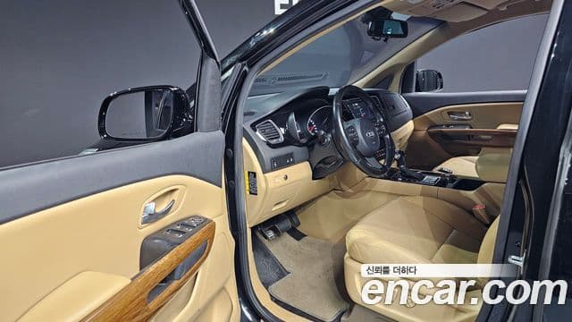 Kia All New Carnival Prestige, 2015 11