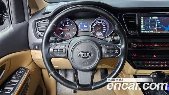 Kia All New Carnival Prestige, 2015 12