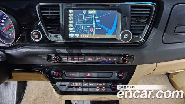 Kia All New Carnival Prestige, 2015 13