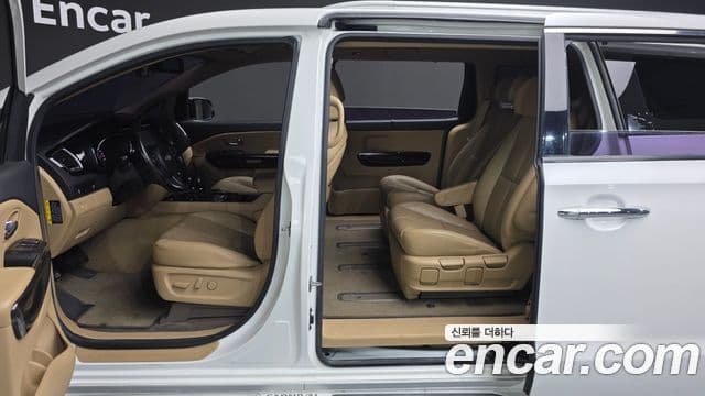 Kia All New Carnival VIP, 2016 18