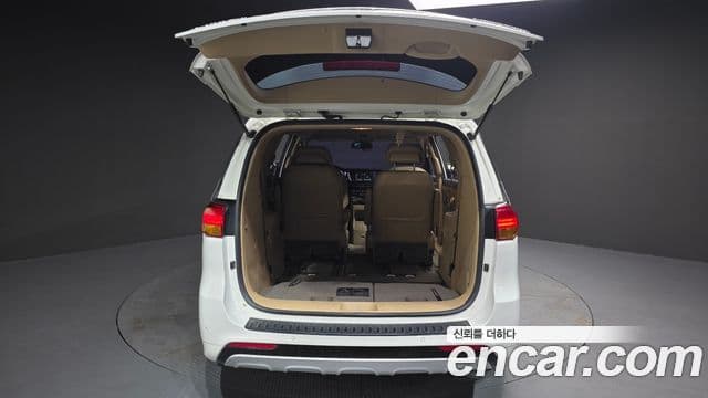 Kia All New Carnival VIP, 2016 20