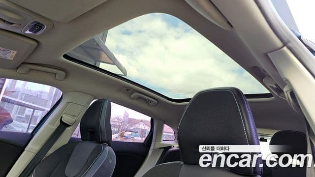 Volvo V40 2세대, 2015 16