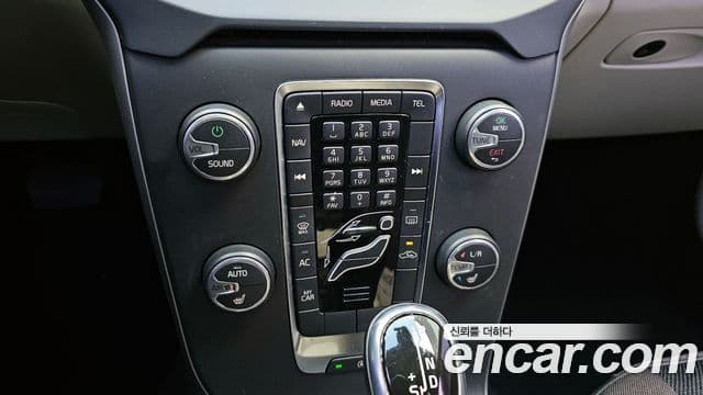 Volvo V40 2세대, 2015 18