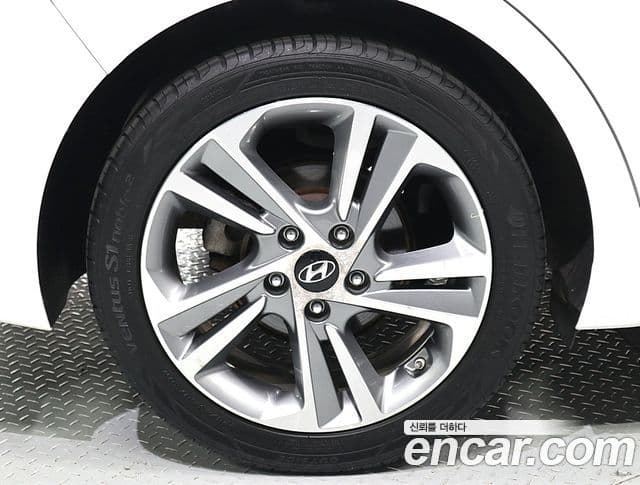 Hyundai Avante AD Premium, 2016 все фото