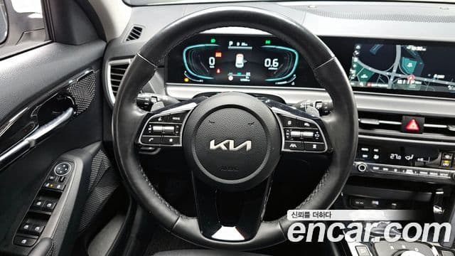 Kia The / новый New Seltos Signature, 2023 13