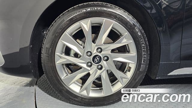 Hyundai The / новый New Grandeur IG гибрид Calligraphy, 2023 все фото