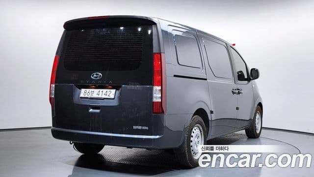 Hyundai Staria Smart, 2022 2