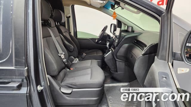 Hyundai Staria Smart, 2022 11