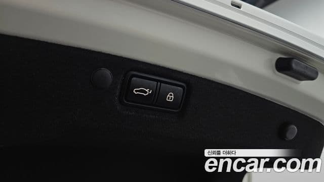 Kia K7 Premier гибрид Signature, 2020 19