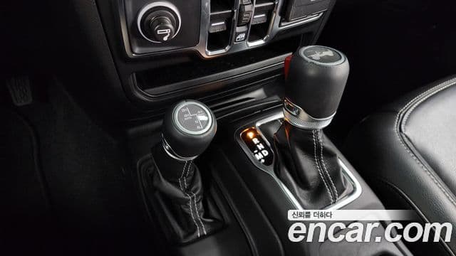 Jeep Wrangler (JL) 2.0 Overland 4도어 4xe, 2022 9