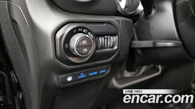 Jeep Wrangler (JL) 2.0 Overland 4도어 4xe, 2022 18
