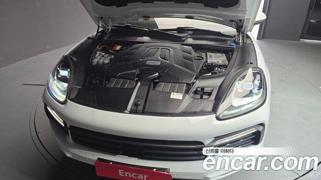 Porsche Cayenne (PO536), 2020 6