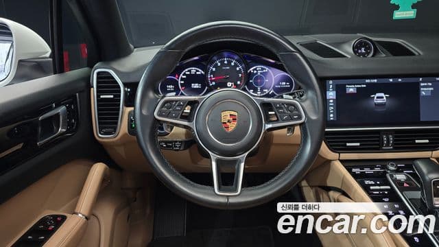 Porsche Cayenne (PO536), 2020 13