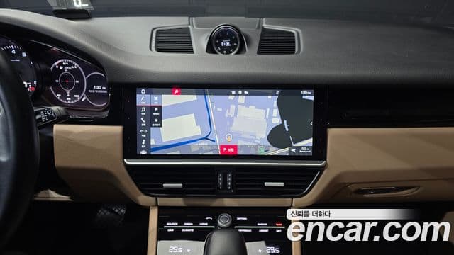 Porsche Cayenne (PO536), 2020 14