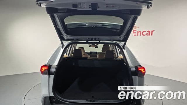 Toyota RAV4 5세대 2.5 4WD гибрид LTD, 2024 20