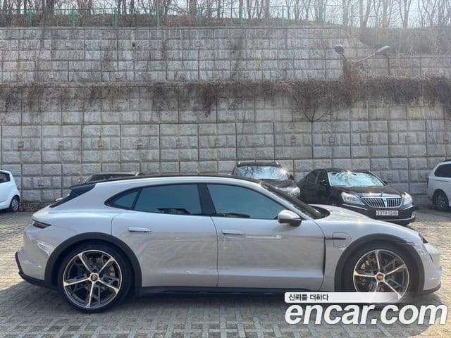 Porsche 타이칸 4 Cross Turismo, 2024 16