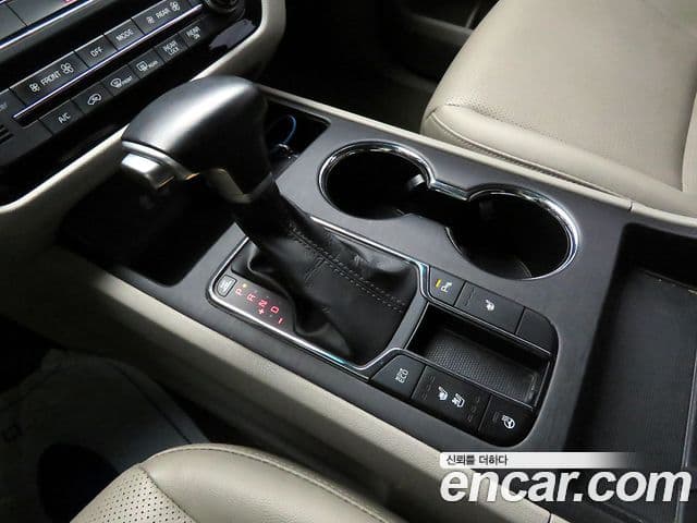 Kia The / новый New Carnival Luxury, 2019 12