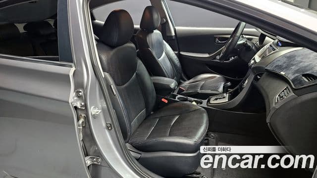 Hyundai Avante MD Premier, 2011 10