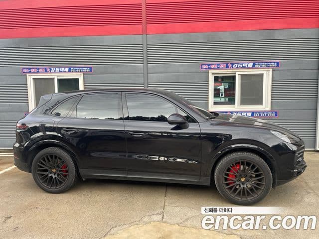 Porsche Cayenne (PO536), 2019 3