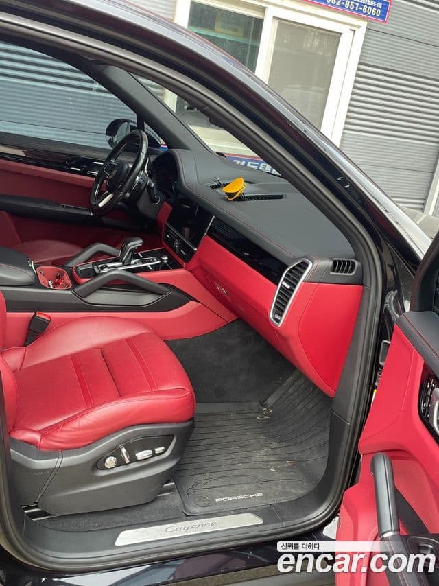 Porsche Cayenne (PO536), 2019 6