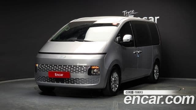 Hyundai Staria Modern, 2025 1