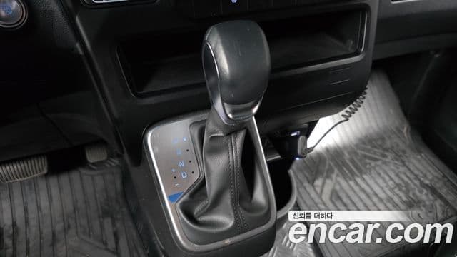 Hyundai Staria Modern, 2025 9