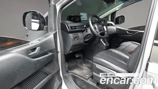 Hyundai Staria Modern, 2025 10