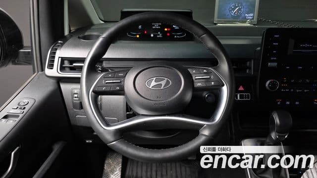 Hyundai Staria Modern, 2025 13
