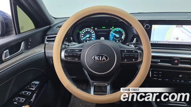 Kia K5 гибрид 3세대 Signature, 2020 13