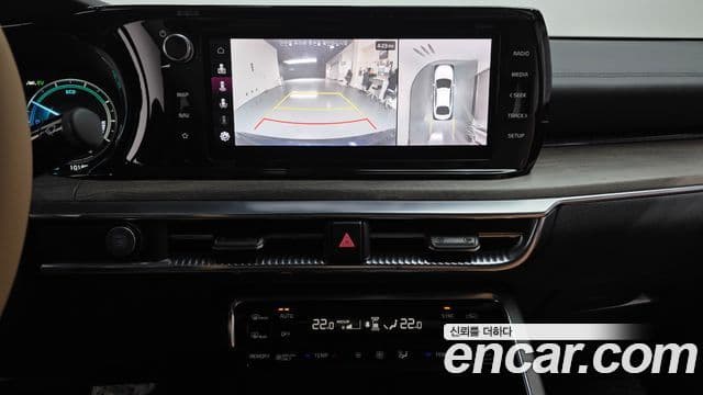 Kia K5 гибрид 3세대 Signature, 2020 14