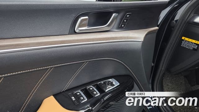 Kia K5 гибрид 3세대 Signature, 2020 17