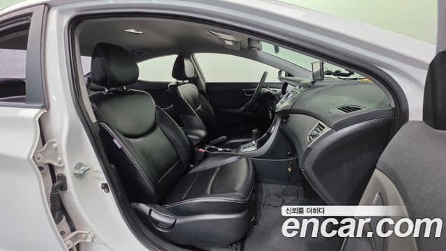 Hyundai Avante MD Luxury, 2012 10