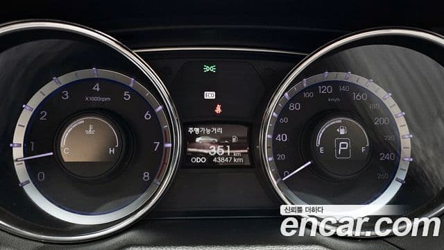 Hyundai YF Sonata топовая версия, 2010 8