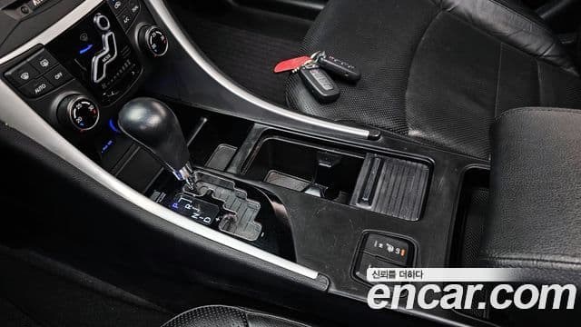 Hyundai YF Sonata топовая версия, 2010 9