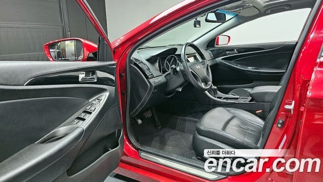 Hyundai YF Sonata топовая версия, 2010 10