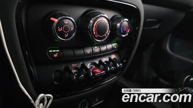 Mini Cooper D 클럽맨 2세대, 2019 17