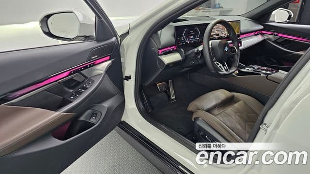 BMW 5시리즈 (G60) 523d M Sport, 2025 11