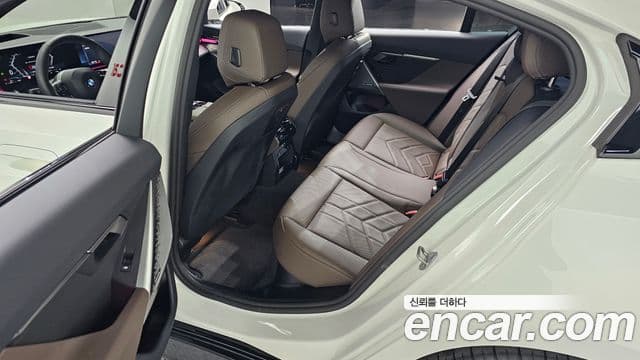 BMW 5시리즈 (G60) 523d M Sport, 2025 13