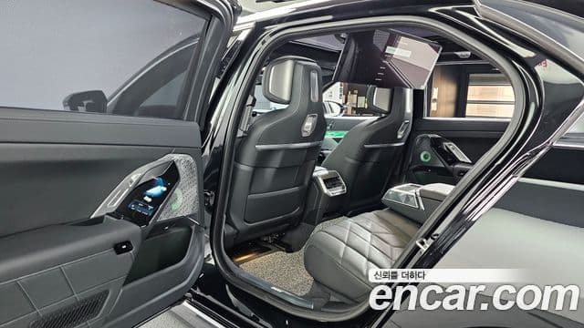 BMW 7시리즈 (G70) 750e xDrive Design Pure Excellence, 2023 12
