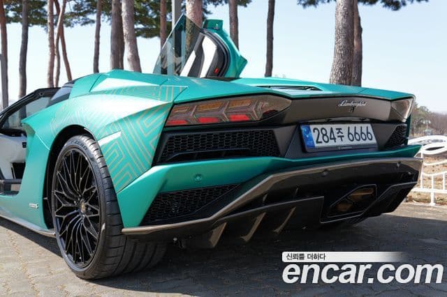 Lamborghini 아벤타도르 S LP740-4 Roadster, 2021 4